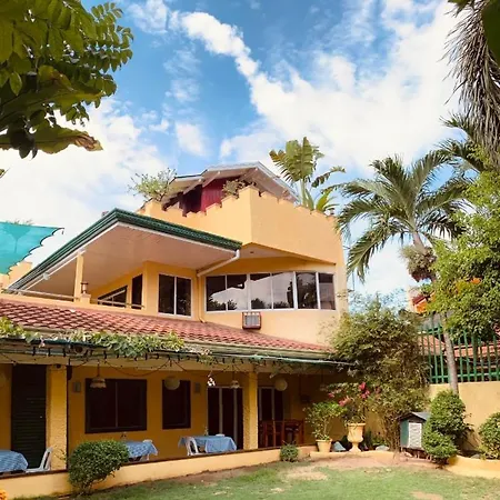 Abihon Hoferhaus Mactan Guesthouse